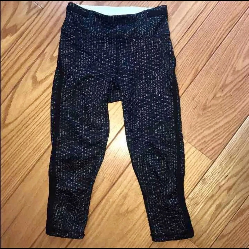 Lululemon crops size 2